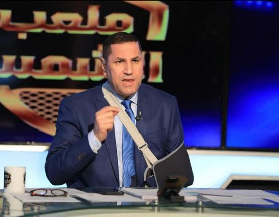 إعلامي مصري يهدد رامز جلال بعد كسر ذراعه في "رامز جاب من الآخر"