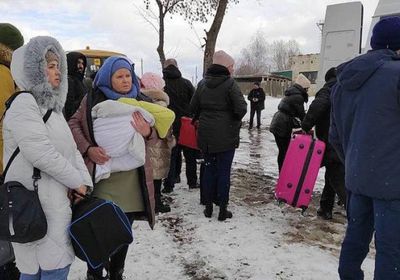 أوكرانيا تبدأ إجلاء جماعيًا للتجمعات السكنية بمنطقة سومي