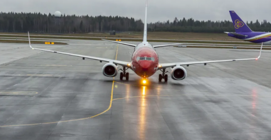 بسبب الطقس السيء.. إغلاق مطار العاصمة النرويجية أوسلو مؤقتا