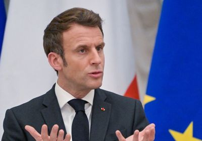 ماكرون يؤكد ضرورة وجود عمليات برية بأوكرانيا