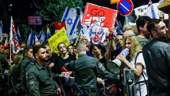 آلاف الإسرائيليين يحاصرون موكب نتنياهو