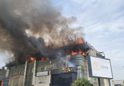 حريق هائل بمجمع البنوك في التجمع الخامس بمصر