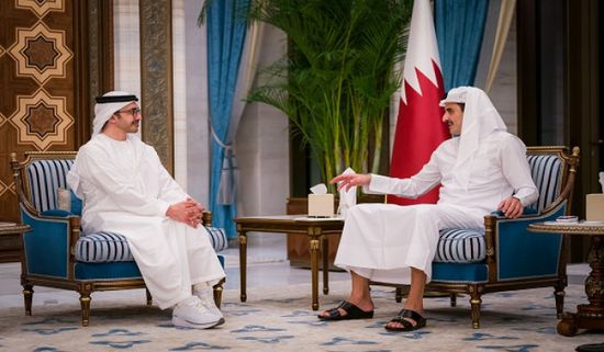 أمير قطر يستقبل وزير الخارجية الإماراتي في قصر لوسيل