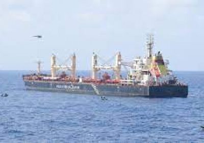 قوات صومالية تستعد لمهاجمة سفينة خطفها قراصنة