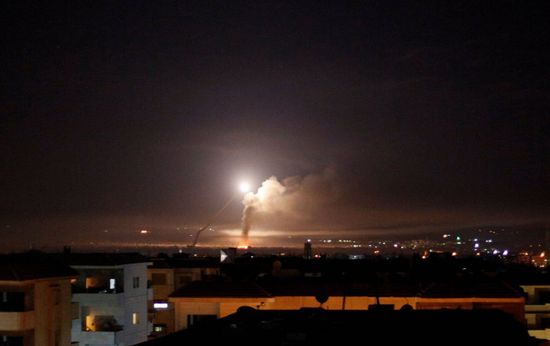 ضربات إسرائيلية تستهدف محيط منطقة يبرود بريف دمشق
