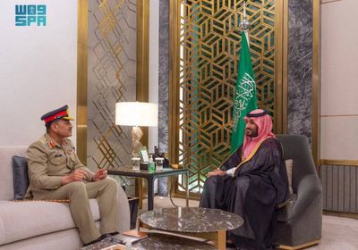 ولي العهد السعودي يلتقي قائد الجيش الباكستاني