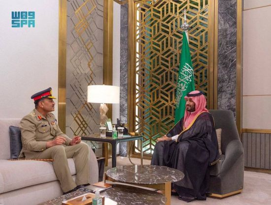 ولي العهد السعودي يلتقي قائد الجيش الباكستاني