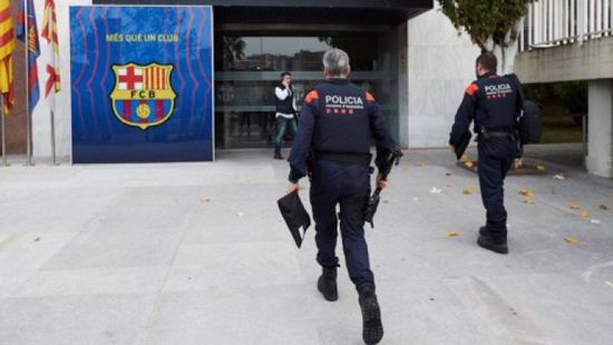 الشرطة الإسبانية تفتش مقر اتحاد كرة القدم في تحقيقات فساد