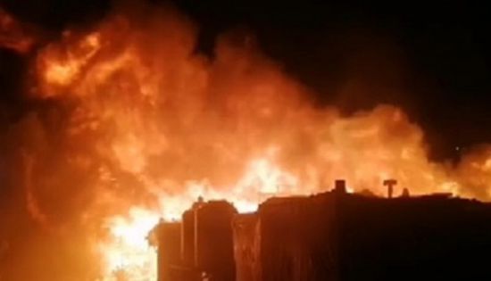 حريق ضخم يلتهم مخيم للنازحين السوريين شمال لبنان