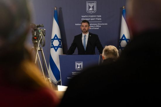 إيقاف المتحدث باسم الحكومة الإسرائيلية بسبب تغريدة وزير بريطاني