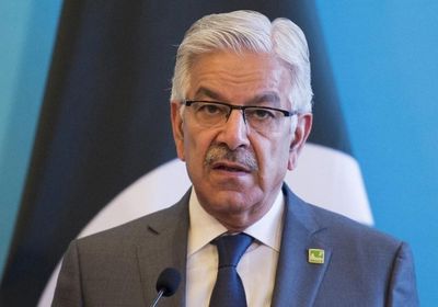 وزير دفاع باكستان: لا نبحث عن صراع مع طالبان ولا نريد دخول أفغانستان