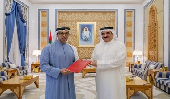 تسلمها منصور بن زايد.. رئيس الإمارات يتلقى رسالة خطية من ملك البحرين