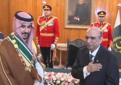 الأعلى في البلاد.. رئيس باكستان يقلّد وزير الدفاع السعودي وسام «نيشان»