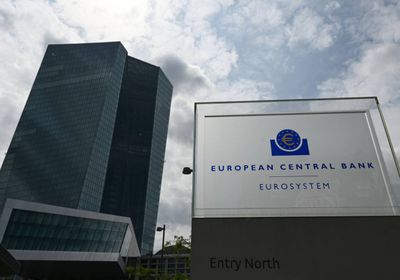 المركزي الأوروبي يحث البنوك على الاستعداد لمخاطر جديدة
