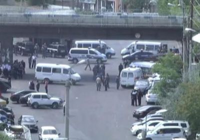 مسلحون يهاجمون مركزا للشرطة في أرمينيا