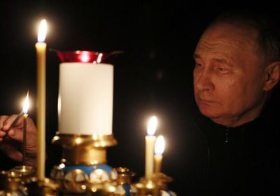 بوتين يضيء شمعة حدادًا على أرواح ضحايا هجوم كروكوس