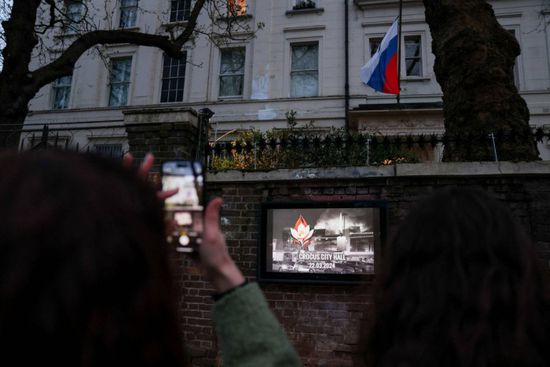 روسيا تنكس الأعلام حدادًا على ضحايا هجوم موسكو