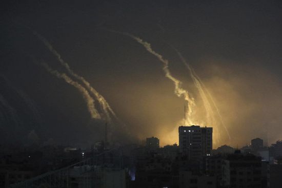 تفجير مبان سكنية بغارات إسرائيلية بالرمال ورفح