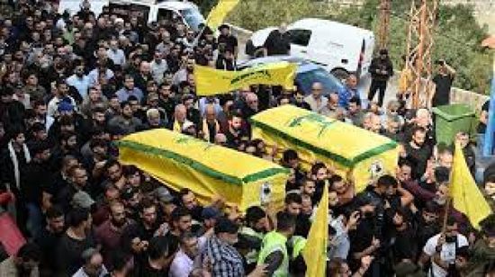 بغارات إسرائيلية.. حزب الله يعلن مقتل اثنين من عناصره