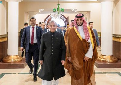 وزير الدفاع السعودي يلتقي رئيس باكستان في إسلام آباد