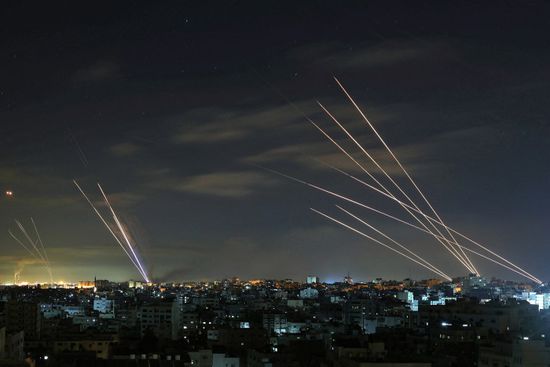 فصائل فلسطينية تطلق رشقات صاروخية تجاه إسرائيل