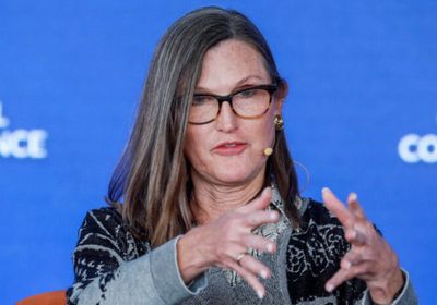 كاثي وود تتوقع وصول البيتكوين إلى 3.8 مليون دولار