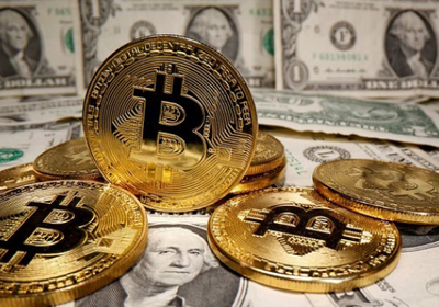 تذبذب أسعار العملات المشفرة والبيتكوين تستقر فوق 70 ألفا