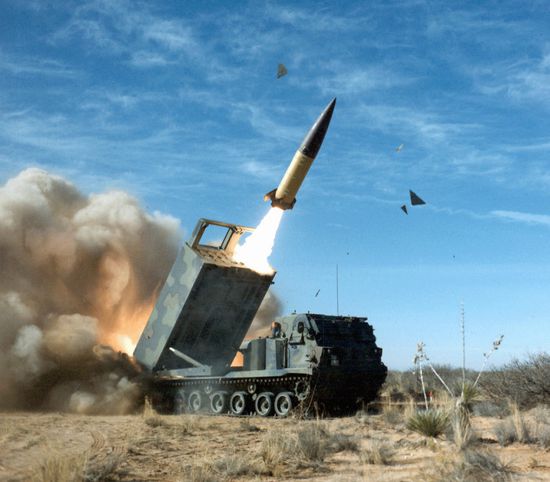 زيلينسكي يخطط لاستخدام صواريخ ATACMS لضرب جزيرة القرم