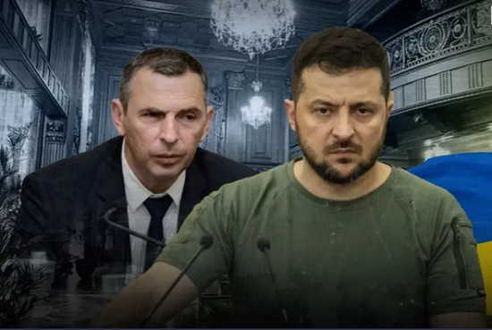 &nbsp;بينهم "ذراعه الأيمن".. الرئيس الأوكراني يقيل عدداً من مستشاريه