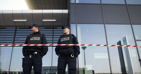 الشرطة الهولندية: احتجاز رهائن في في بلدة إيده