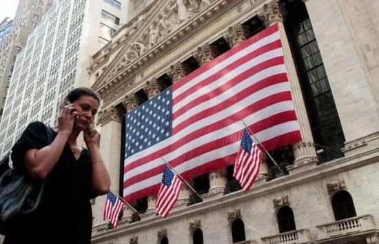 ارتفاع ثقة المستهلكين الأمريكيين لأعلى مستوى في 32 شهرًا