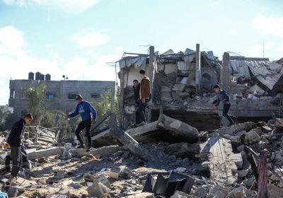 مقتل أجانب وفلسطيني في ضربة إسرائيلية بدير البلح