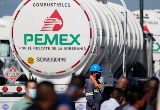 بيميكس المكسيكية تخطط لإيقاف بعض صادرات النفط