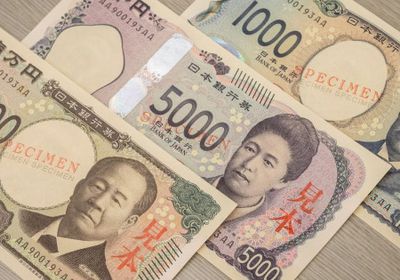 اليابان على أعتاب التدخل في سوق العملات لتراجع الين