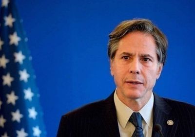 بلينكن يسافر برا من باريس إلى بروكسل بعد تعطل طائرته