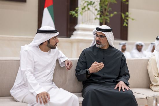 خالد بن زايد يستقبل ولي عهد دبي في قصر البطين