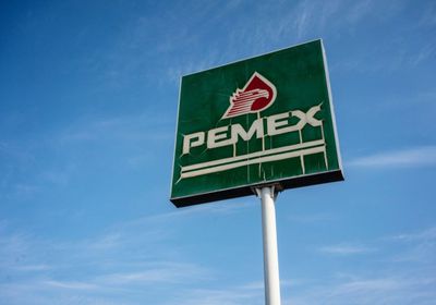 شركة "بيميكس" المكسيكية تعتزم وقف صادرات النفط الخام