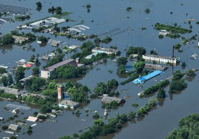 انهيار سد وسط فيضانات في أورسك الروسية
