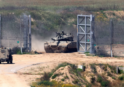 "يديعوت أحرونوت": إطلاق نار من الأراضي الأردنية تجاه مركبة إسرائيلية