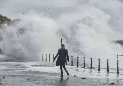 عاصفة تتسبب في إلغاء وتأجيل رحلات جوية في بريطانيا