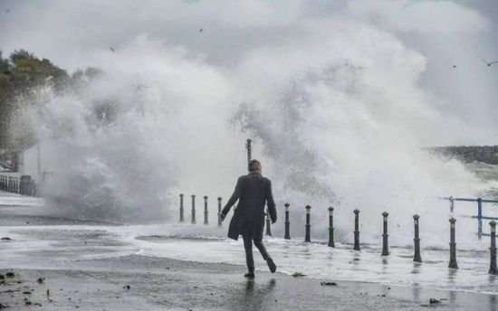 عاصفة تتسبب في إلغاء وتأجيل رحلات جوية في بريطانيا