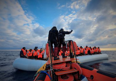 أوشن فايكينغ تنقذ 55 مهاجرا قبالة سواحل ليبيا