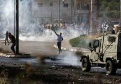 قوات الاحتلال تطلق قنابل غاز بكثافة بمخيم شعفاط