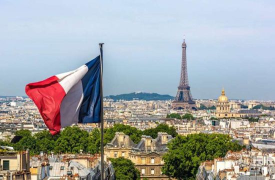 فرنسا تطلب من رعاياها عدم السفر إلى إيران ولبنان