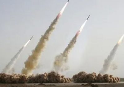 7 صواريخ تصيب قاعدة رامون الجوية في النقب