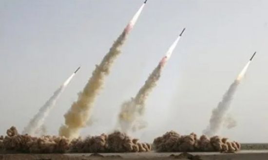7 صواريخ تصيب قاعدة رامون الجوية في النقب