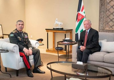 عاهل الأردن يلتقي وزير الدفاع الأذربيجاني في عمان