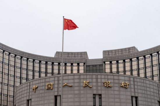 المركزي الصيني يثبت الفائدة ويسحب السيولة وسط ضغوط اقتصادية