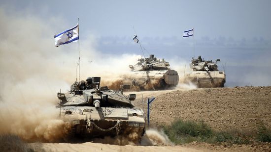 دبابات إسرائيلية تعود لغزة بعد مغادرتها