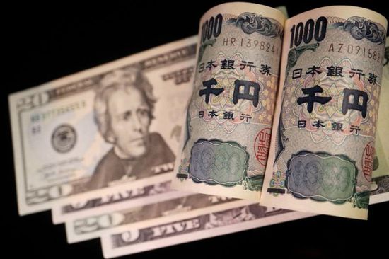 تراجع طفيف لمؤشر الدولار وانخفاض قيمة الين الياباني